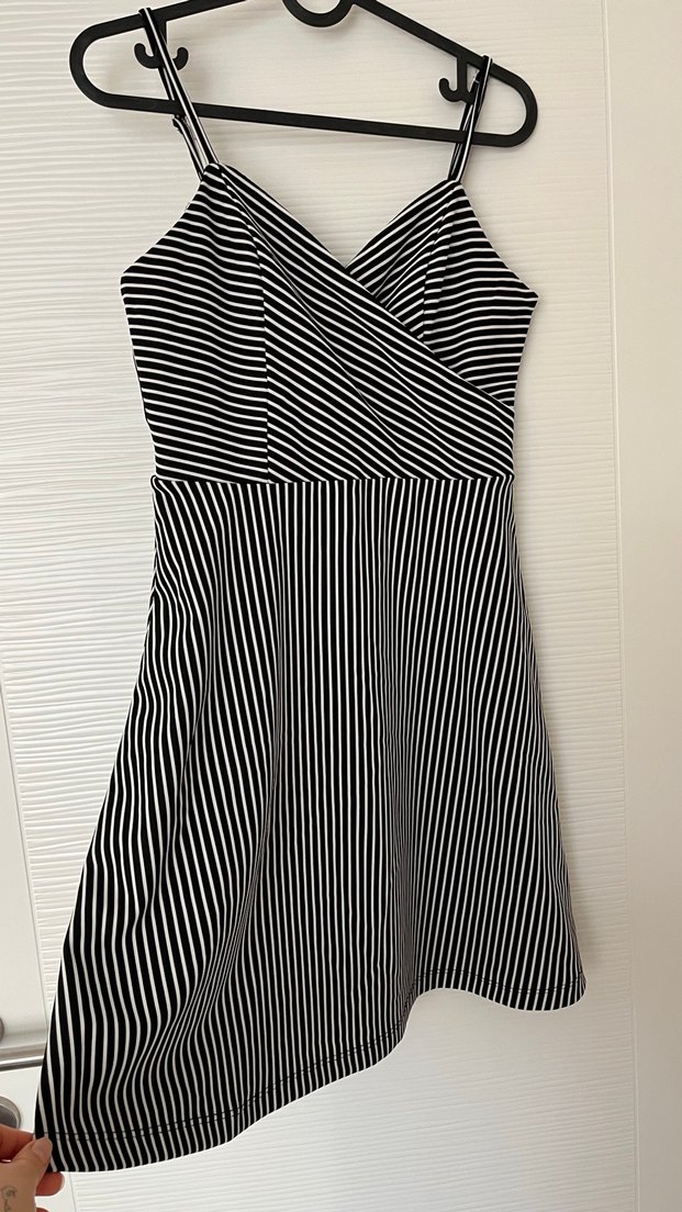 Siyah Beyaz Çizgili Midi Elbise - Görsel 2