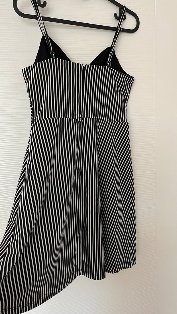 Siyah Beyaz Çizgili Midi Elbise - Görsel 5