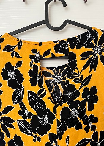 Sarı Siyah Çiçek Desenli Straplez Bluz - Görsel 3