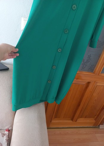 Düğmeli Uzun Yeşil Kadın Elbise - Görsel 4