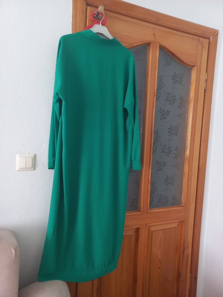 Düğmeli Uzun Yeşil Kadın Elbise - Görsel 5