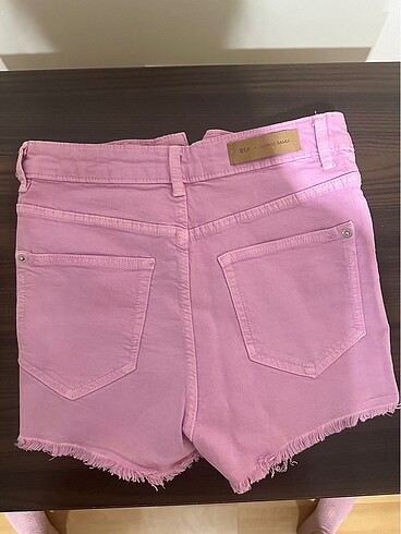 Bershka Kısa şort