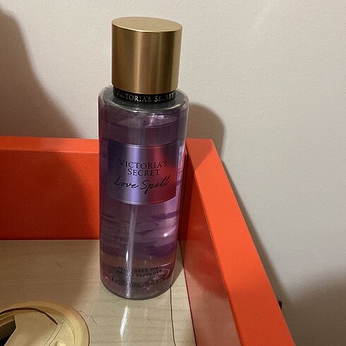 Victoria?s Secret Love Spell Vücut Spreyi