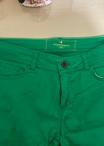 Parlak Yeşil Kadın Bermuda Şort - Görsel 2