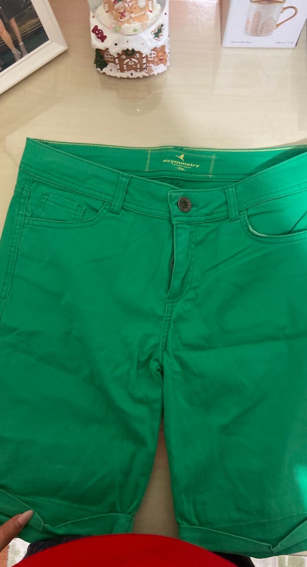 Parlak Yeşil Kadın Bermuda Şort - Görsel 3