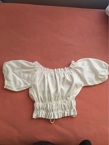 Urban Outfitters Madonna yaka Crop Bluz S Beden
