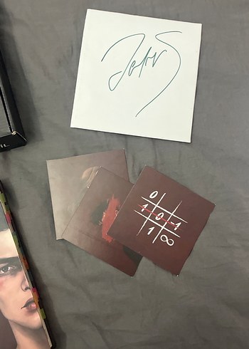 Kimse Gerçek Değil - Zeynep Sey - Görsel 3