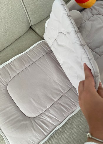 Gri Bebek Yatağı Oyuncaklı - Görsel 3