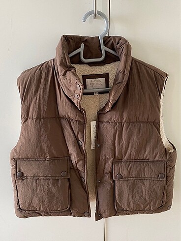 Pull and Bear Kahverengi içi polarlı şişme yelek