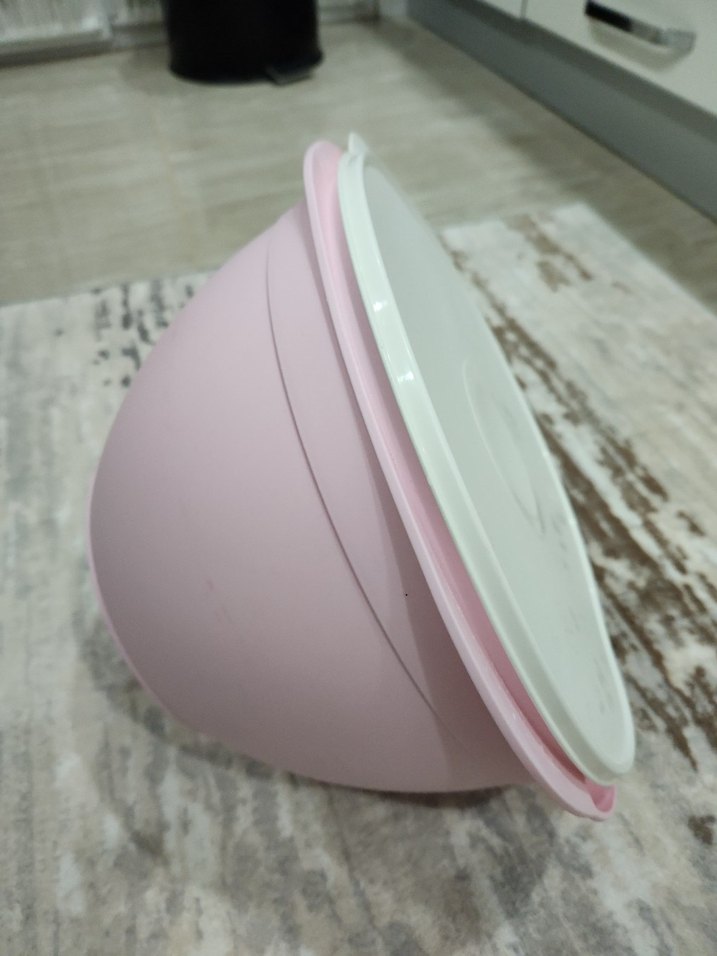 Beyaz Kapaklı Pembe Plastik Karıştırma Kabı tupperware marka - Görsel 2