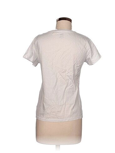 s Beden Levis T-shirt %70 İndirimli.