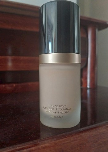 Beden Too Faced Born This Way Fondöten - Bej