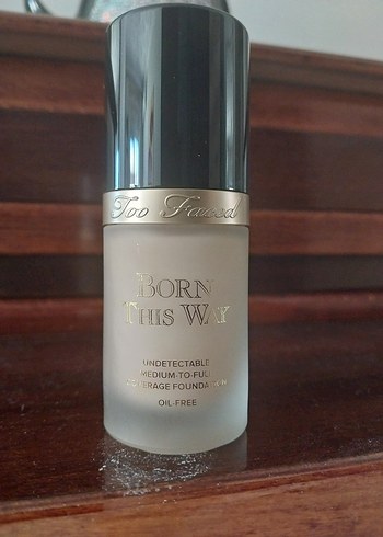 Too Faced Born This Way Fondöten - Bej