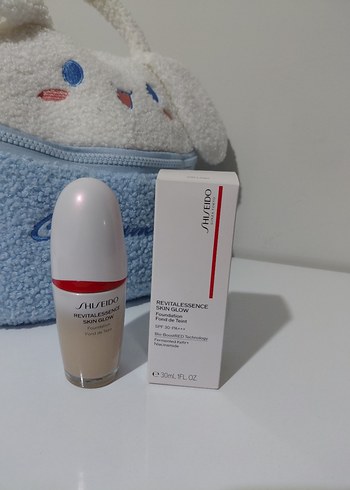 Shiseido Revitalessence Skin Glow Fondöten Açık Ton - Görsel 2
