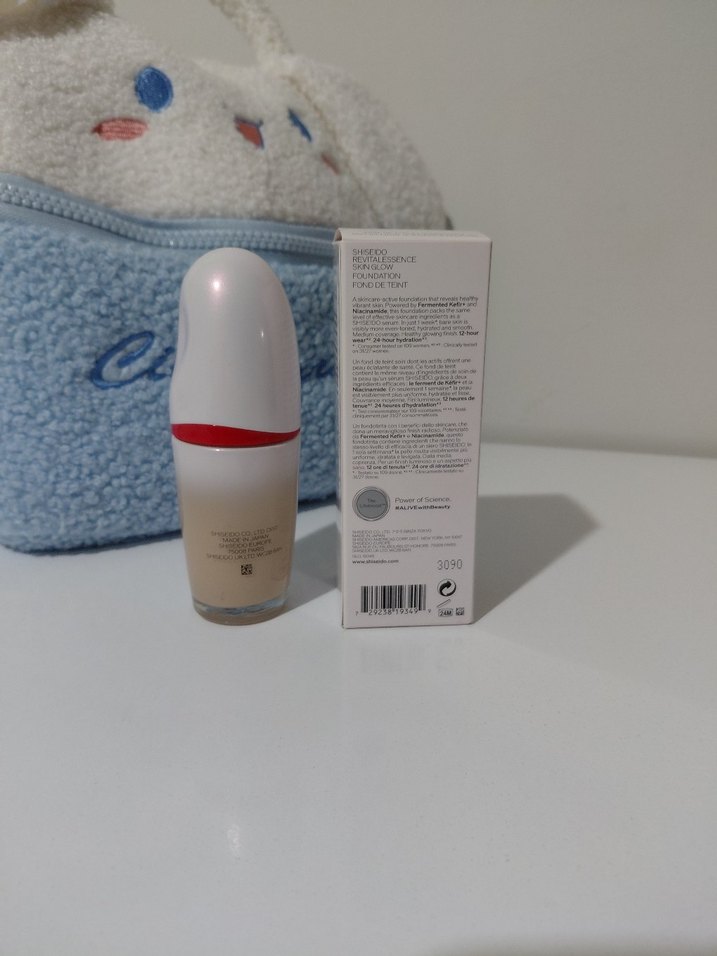 Shiseido Revitalessence Skin Glow Fondöten Açık Ton - Görsel 4
