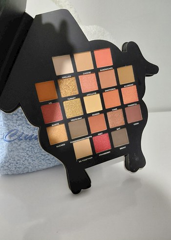 Friends x Revolution Far Paleti - Görsel 2