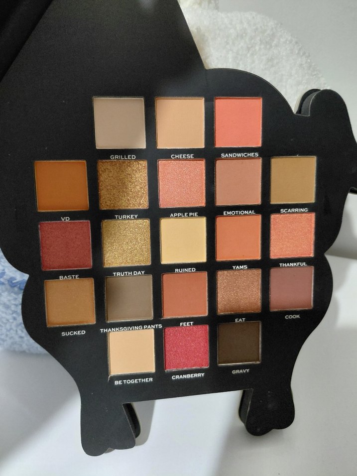 Friends x Revolution Far Paleti - Görsel 3