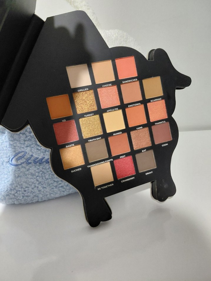 Friends x Revolution Far Paleti - Görsel 2