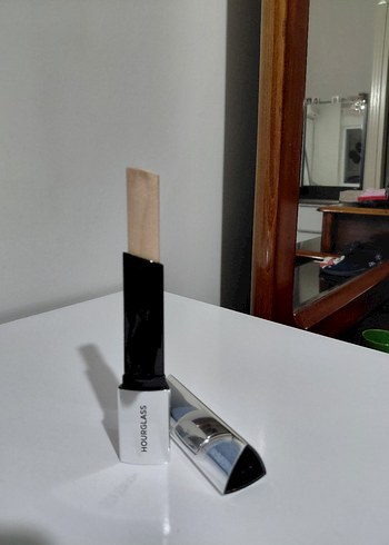 Hourglass Vanish Stick Aydınlatıcı - Görsel 2