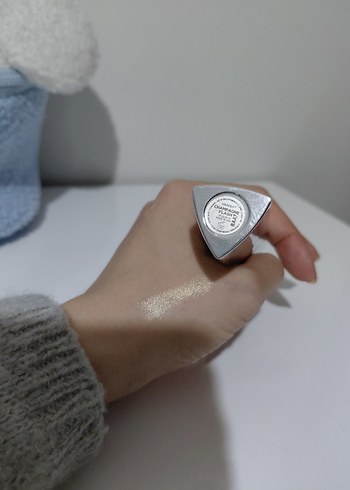 Hourglass Vanish Stick Aydınlatıcı - Görsel 4