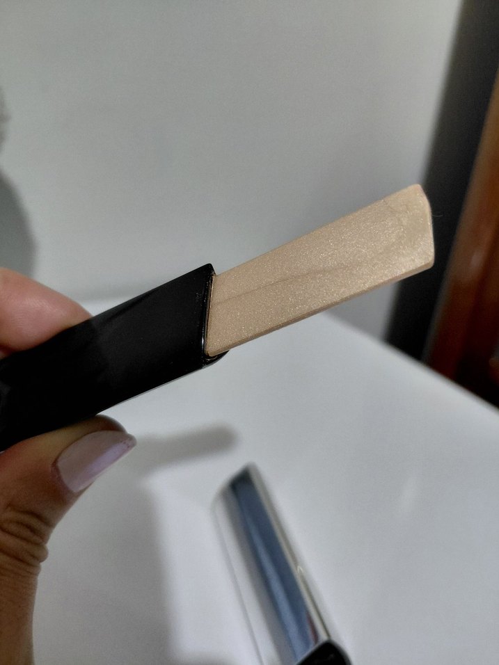 Hourglass Vanish Stick Aydınlatıcı - Görsel 3