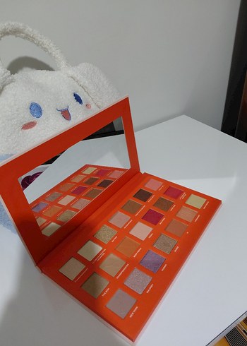 Friends x Revolution Far Paleti - Görsel 3