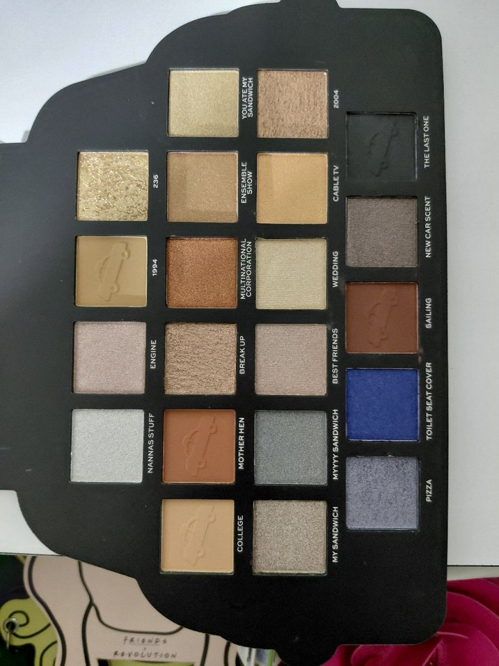 Friends x Revolution Far Paleti - Görsel 4