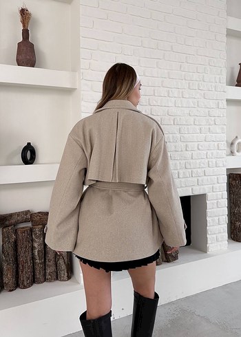 Zara Kemerli Bej Kısa kaban