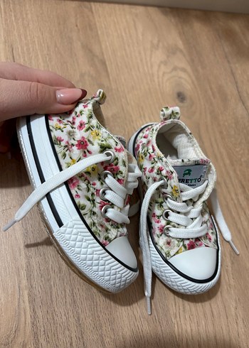 Çiçek Desenli Beyaz Kız Çocuk Spor Ayakkabı - Görsel 2