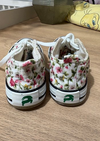 Çiçek Desenli Beyaz Kız Çocuk Spor Ayakkabı - Görsel 3