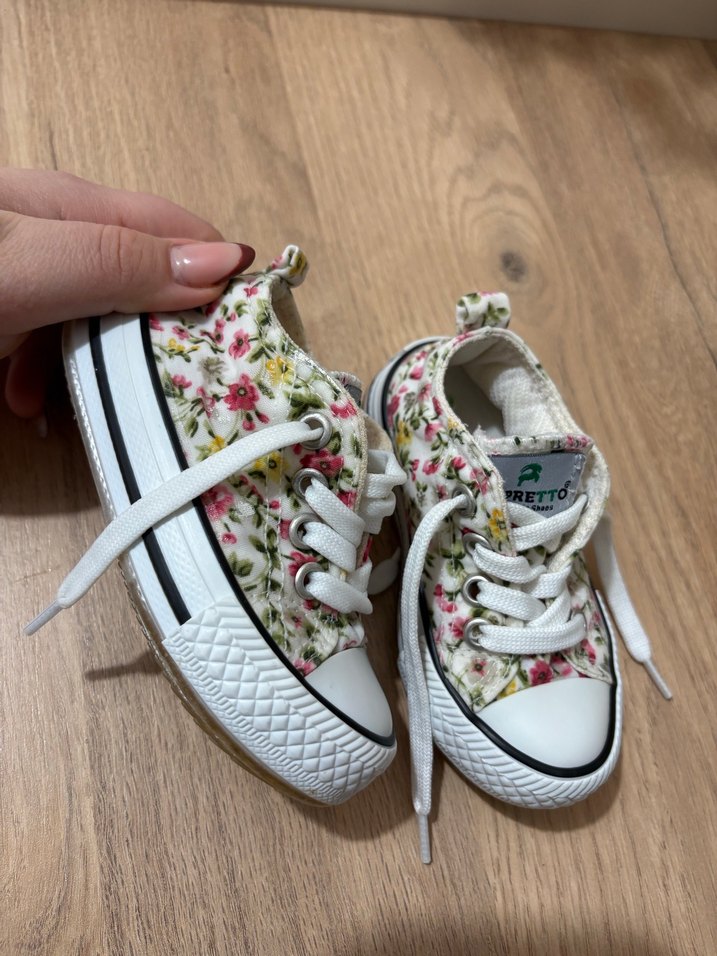 Çiçek Desenli Beyaz Kız Çocuk Spor Ayakkabı - Görsel 2