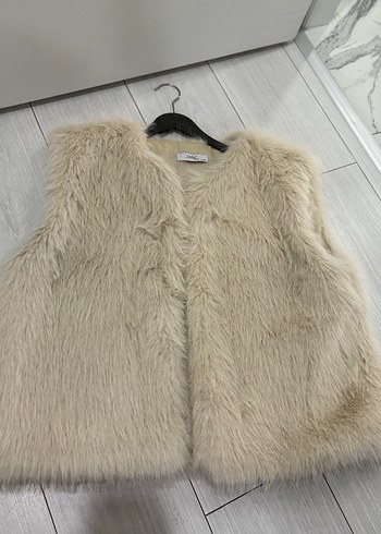 Bej Kürklü Kadın Yelek - Görsel 4