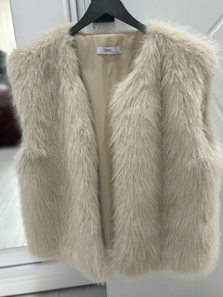 Bej Kürklü Kadın Yelek - Görsel 2