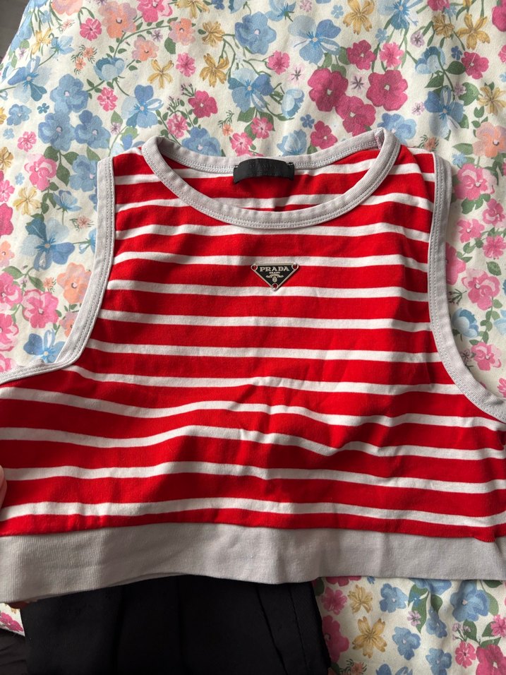 Kırmızı Çizgili Yüksek Yakalı Atlet - Görsel 4