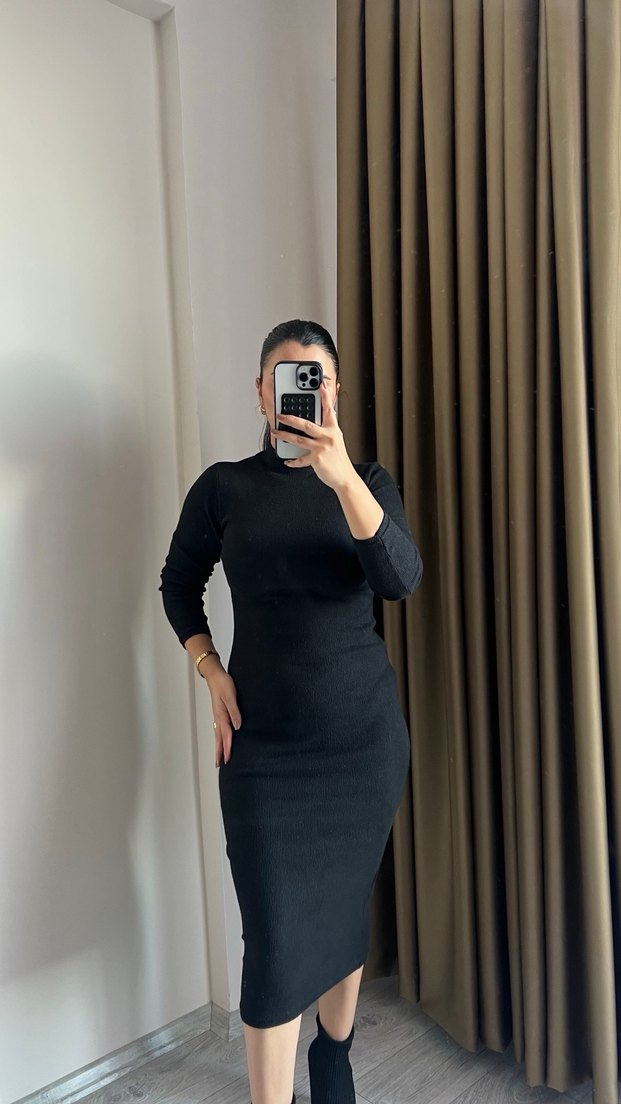 Siyah Yüksek Yakalı Kadın Midi Elbise - Görsel 3