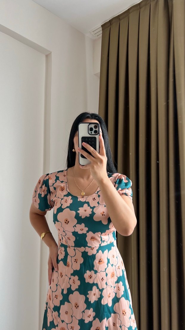 V Yaka Kısa Kollu Midi Elbise - Görsel 2