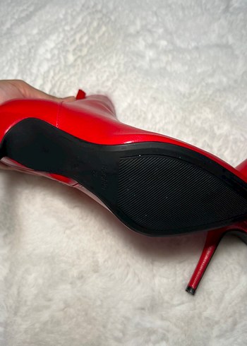 Bershka Kırmızı Deri Stiletto Topuklu Kadın Bot