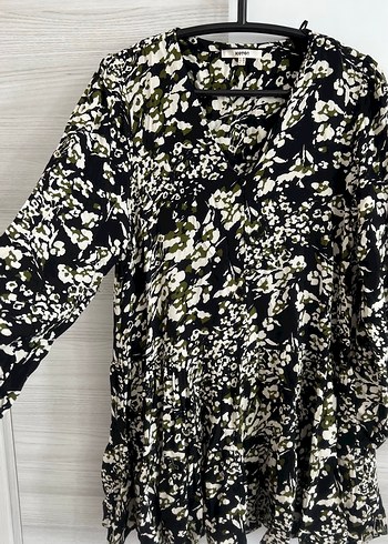 H&M Uzun Kollu, V Yakalı, Fırfırlı Mini elbise