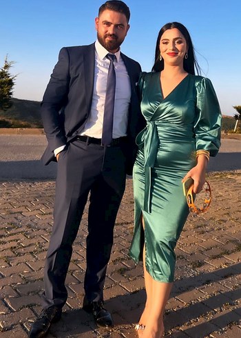 Yeşil Parlak Saten Uzun Kollu Uzun Elbise - Görsel 8