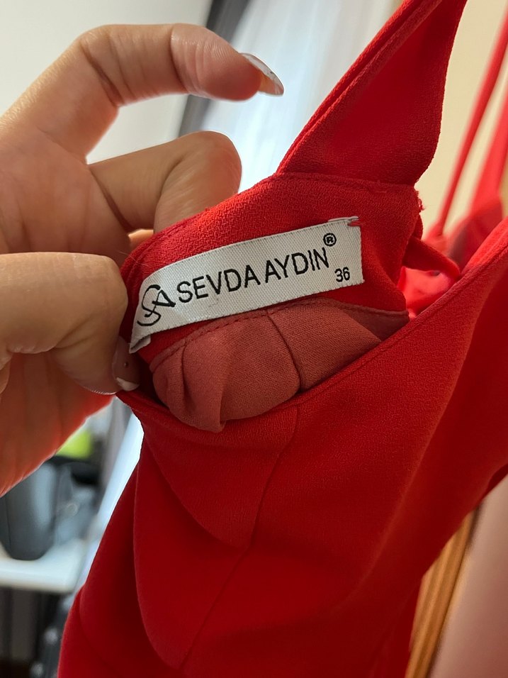V Yaka Kırmızı Midi Elbise - Görsel 3