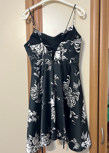 Siyah Çiçekli Askılı Mini Elbise - Görsel 3