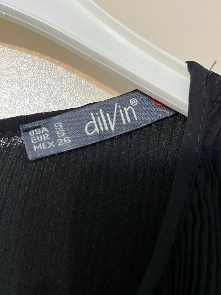 Piliseli Siyah Kolsuz Midi Bluz - Görsel 3