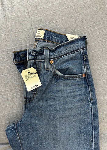Levis 501 Curve Jean