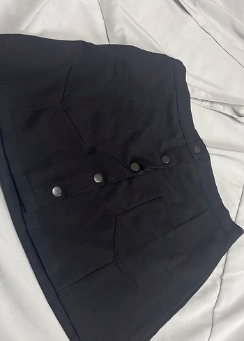 Düğmeli Siyah kısa etek - Görsel 2