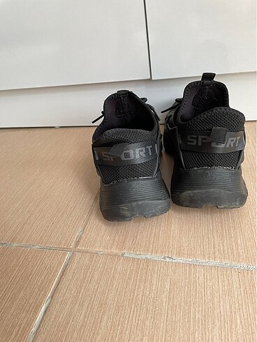 37,5 Beden siyah Renk spor ayakkabı