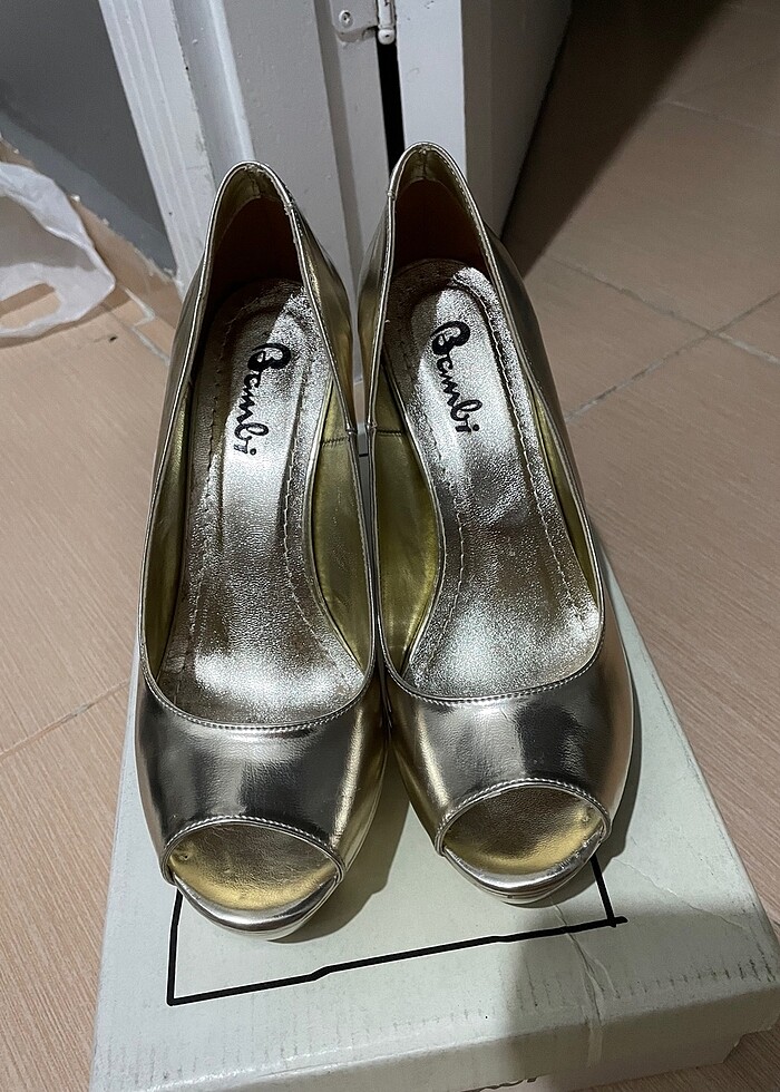 Topuklu ayakkabı - Görsel 2