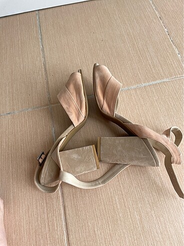 Topuklu sandalet - Görsel 3
