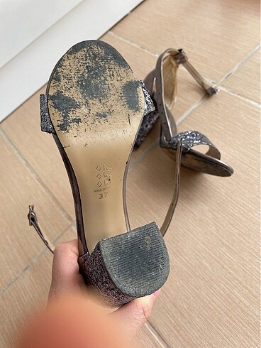 Topuklu sandalet - Görsel 3