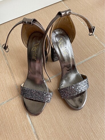 Topuklu sandalet - Görsel 2