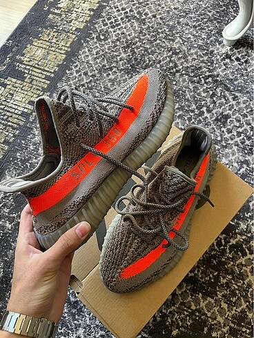 Adidas YEEZY BELUGA NON-REFLECTIVE 44 2/3